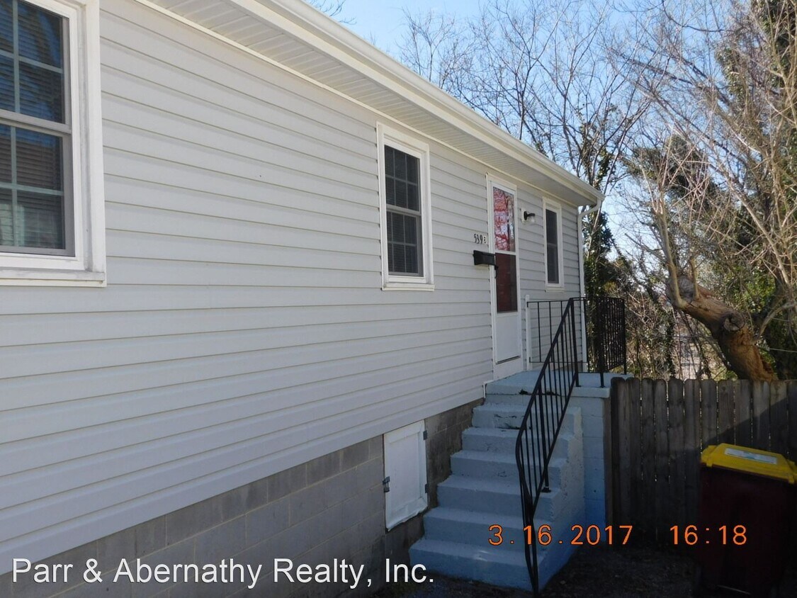 2 br, 1 bath House 539 B Hannon Avenue House Rental in Petersburg
