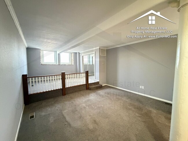 Building Photo - 808 Center St