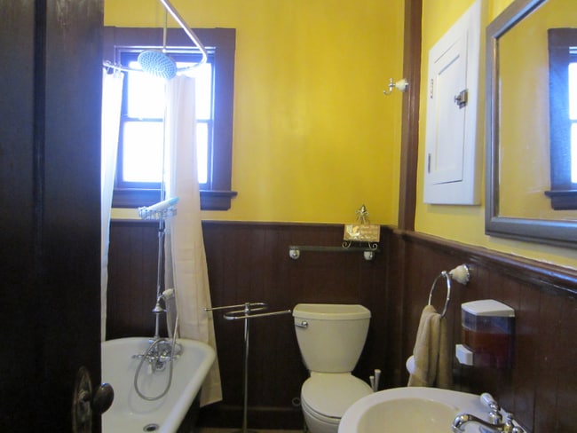 Building Photo - 148 N 10th St