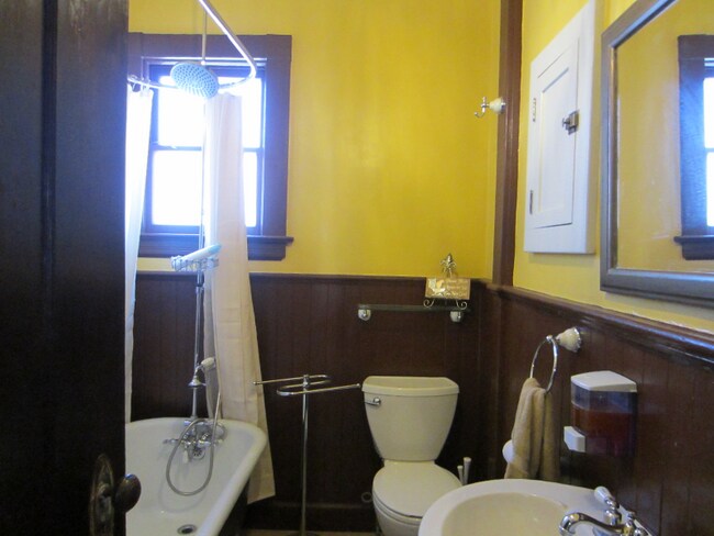 Foto del edificio - 148 N 10th St