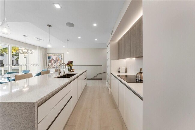 Foto del edificio - 455 NE 39th St