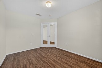 Building Photo - 1830 Cormorant Cres