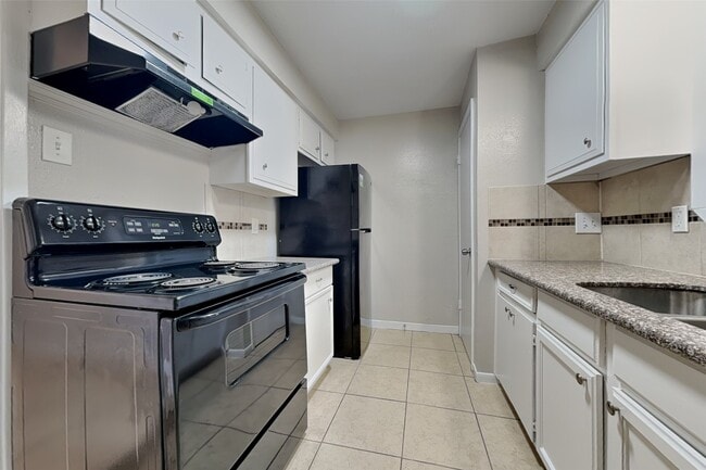 Foto del edificio - 7731 Bunker Wood Ln