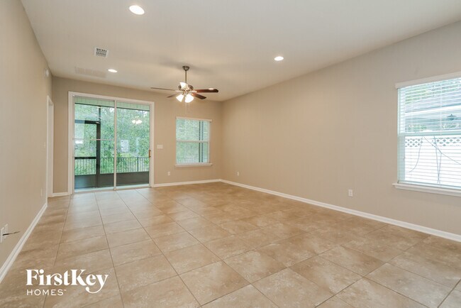 Building Photo - 644 Drysdale Dr