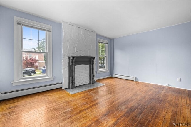 Foto del edificio - 619 Elmwood Ave