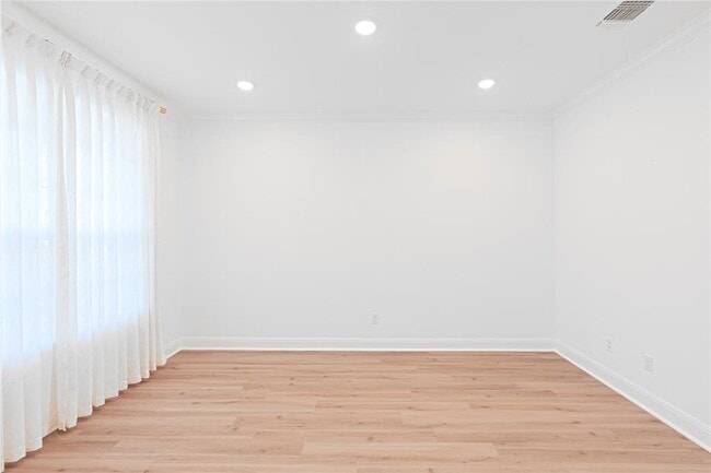 Building Photo - 2924 Zuni Pass