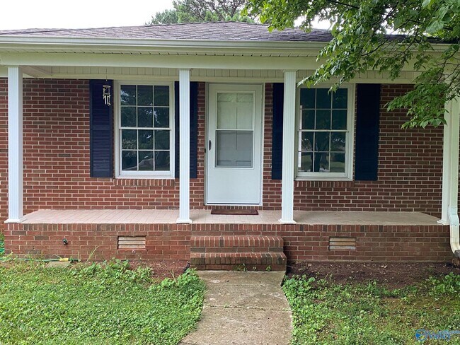 Building Photo - 4906 Iona St
