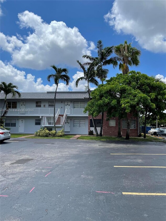 Foto principal - 2061 NW 81st Ave