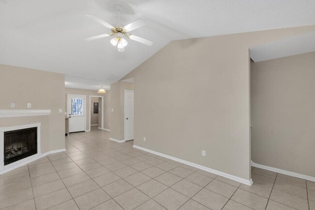 Building Photo - Great Location to Camp Lejeune!