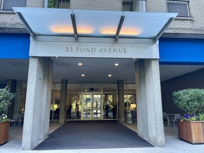 Foto del edificio - 33 Pond Ave