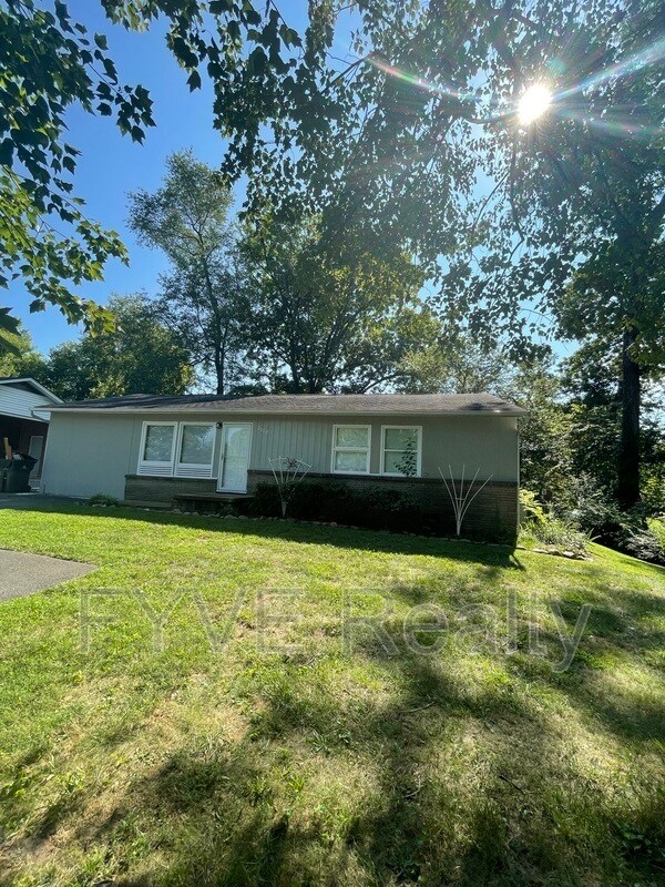 Primary Photo - 3110 Sanderson Rd