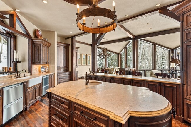 Foto del edificio - 1777 Wood Rd