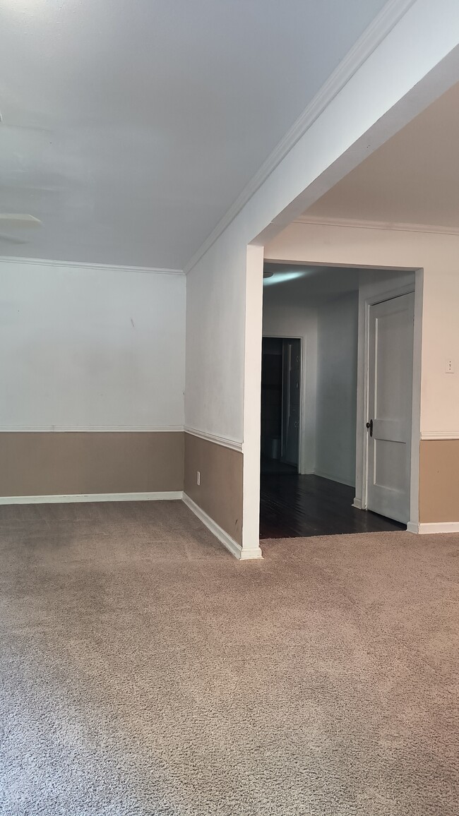 Building Photo - 1602 W 24th Ave