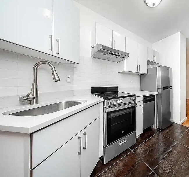 Building Photo - 32-38 48th Street