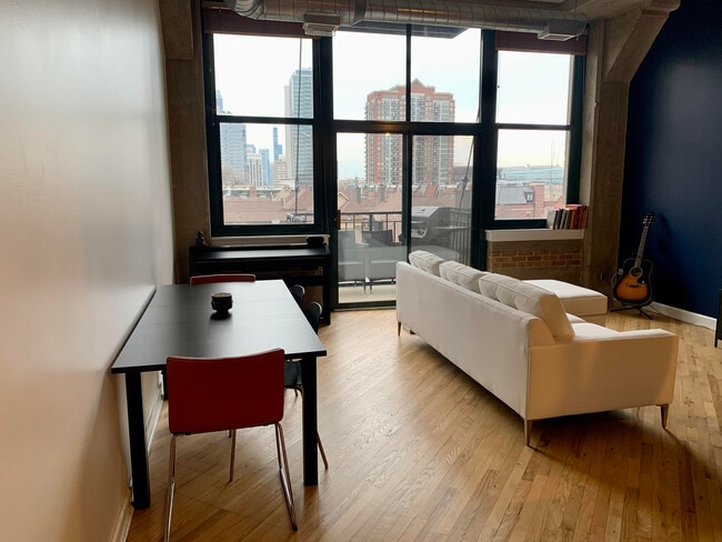 Foto del edificio - 221 E Cullerton St