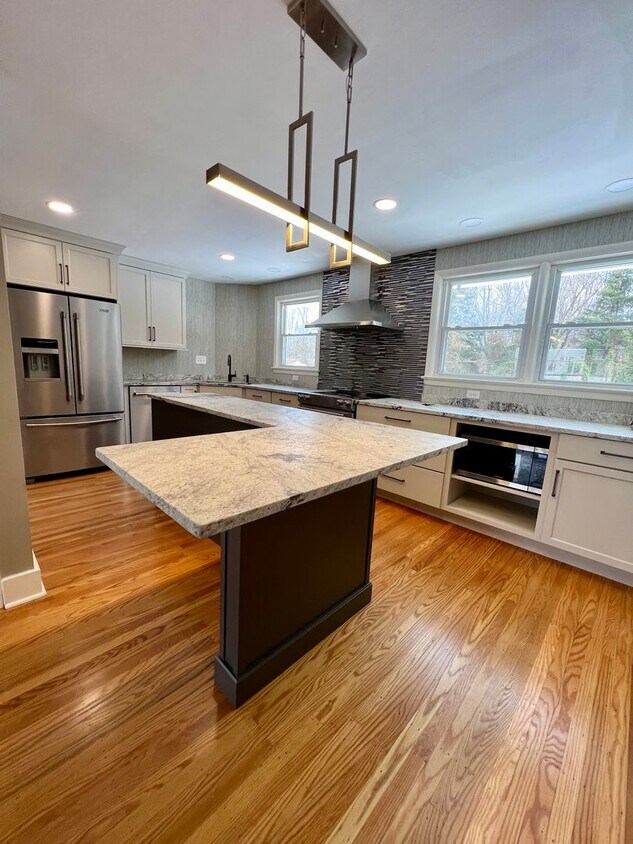 Primary Photo - Gorgeous 3-Bedroom Single-Family Home in H...