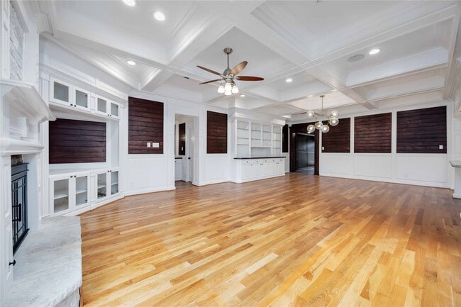 Building Photo - 4031 Fernwood Dr