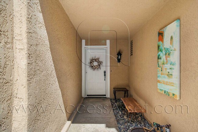 Foto del edificio - Stunning 3 Bed/2.5 Bath Home In Desirable ...