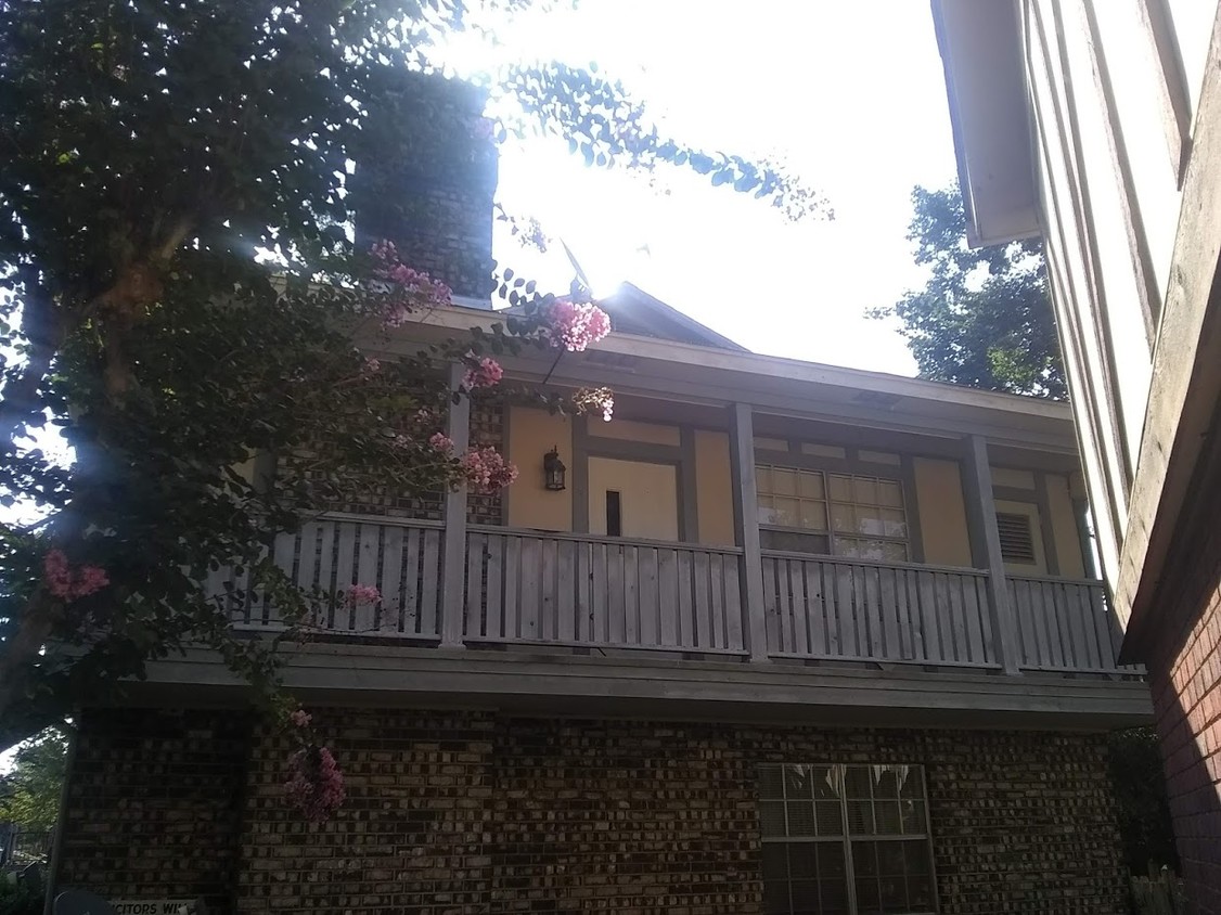 Primary Photo - 3906 Poplar Springs Dr