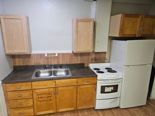 Foto del edificio - 301 W Walnut St