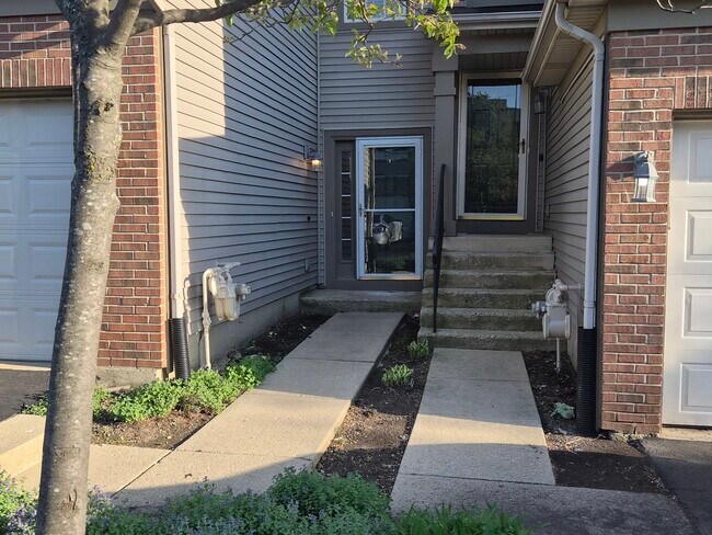 Foto del edificio - 1015 Woodview Ct