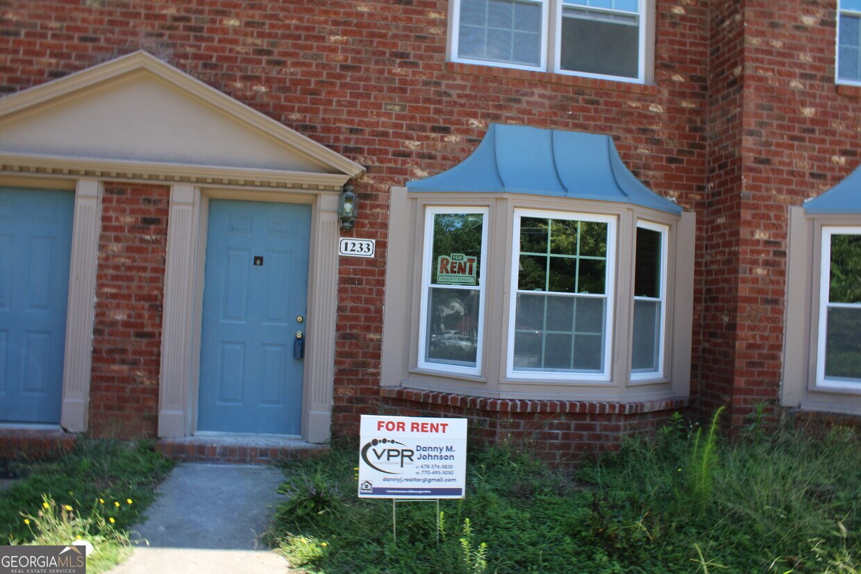 Primary Photo - 1233 Sweet Pine Dr