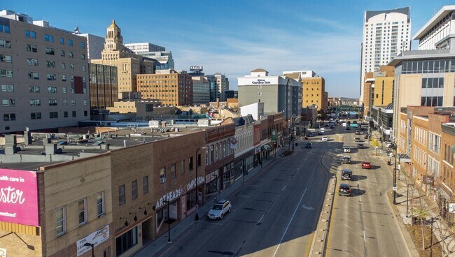 Foto del edificio - 319-323 S Broadway