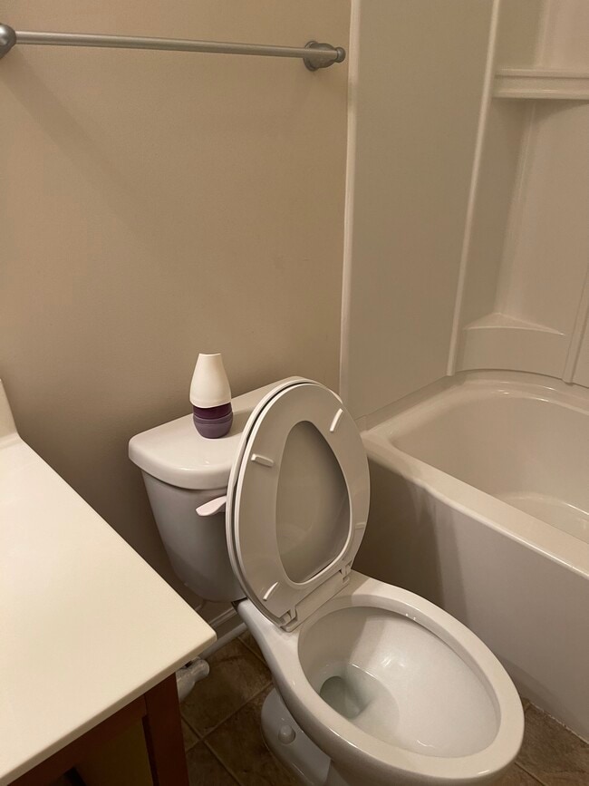 Building Photo - 1057 Marne Blvd