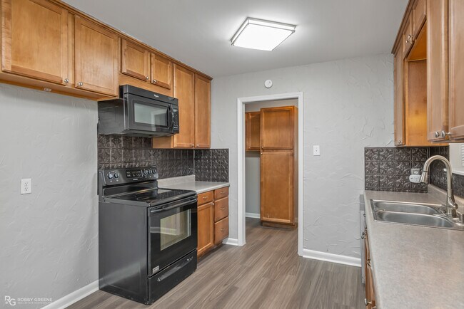 Foto del edificio - 3981 Stuart Ave