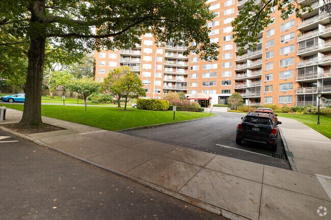 Foto del edificio - Lakeside Towers