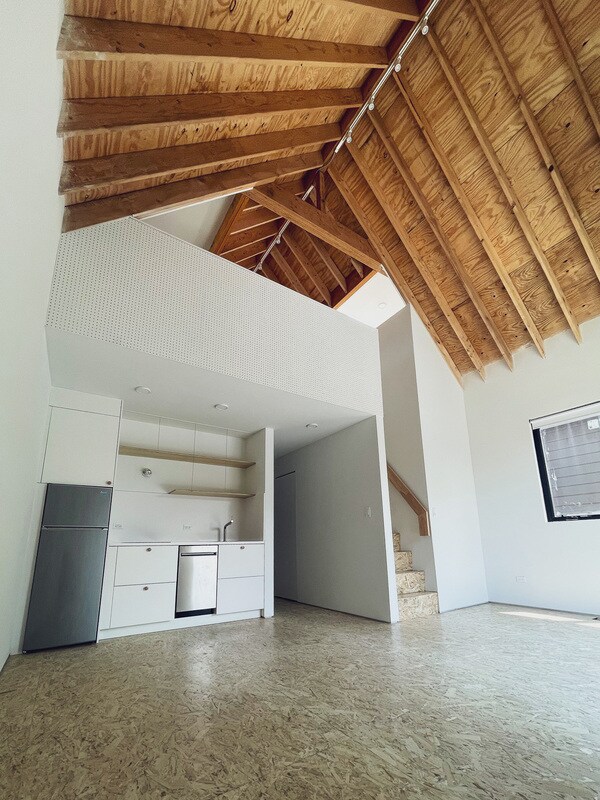 Foto del edificio - 2129 N Kimball Ave
