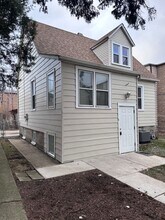 Building Photo - 6504 S Kilpatrick Ave