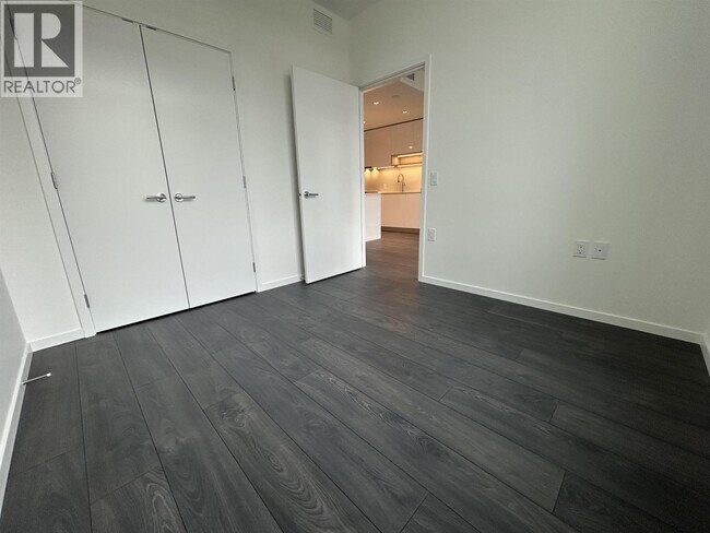 Photo du bâtiment - 6300 Minoru Blvd