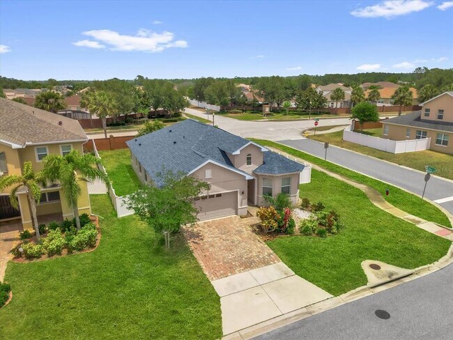 Foto del edificio - 16780 Meadows St