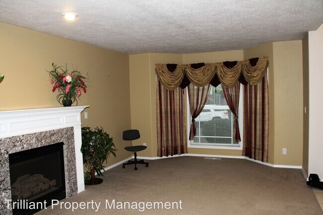 Building Photo - 4 br, 2.5 bath House - 7575 Broken Top Ave NE