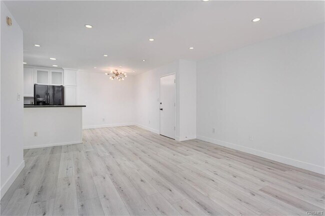 Foto del edificio - 11750 W Sunset Blvd