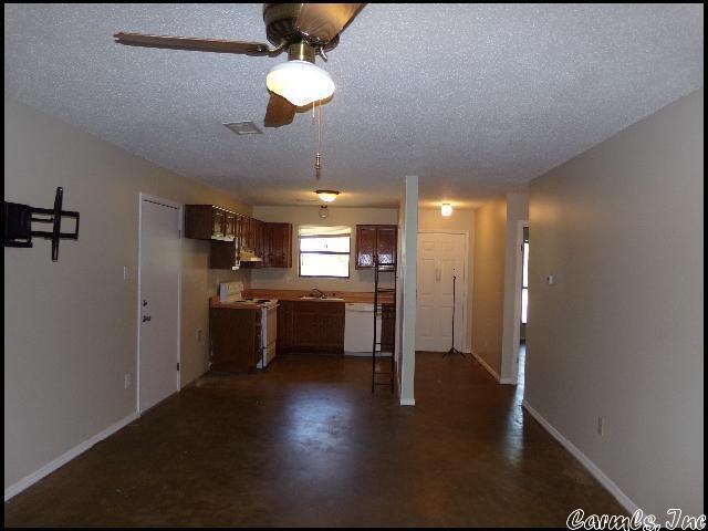 Foto del edificio - 49 Oak Forest Pl