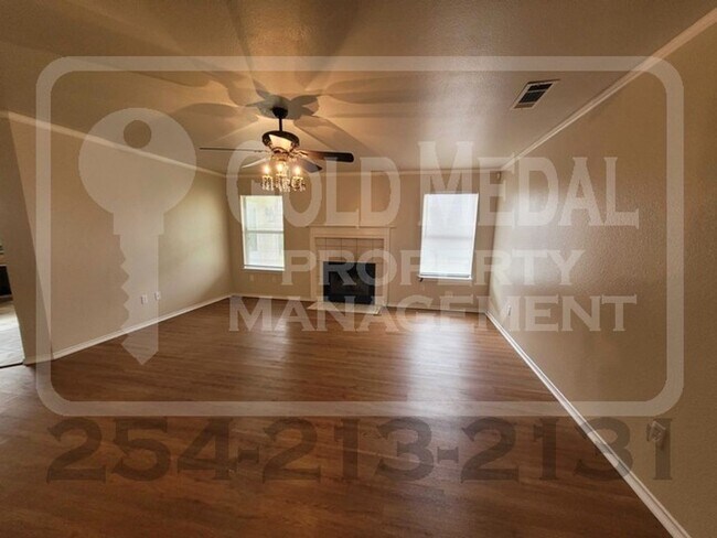 Foto del edificio - Charming 4-Bed, 2-Bath now available for r...