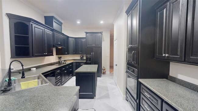 Building Photo - 119 April Waters Dr W