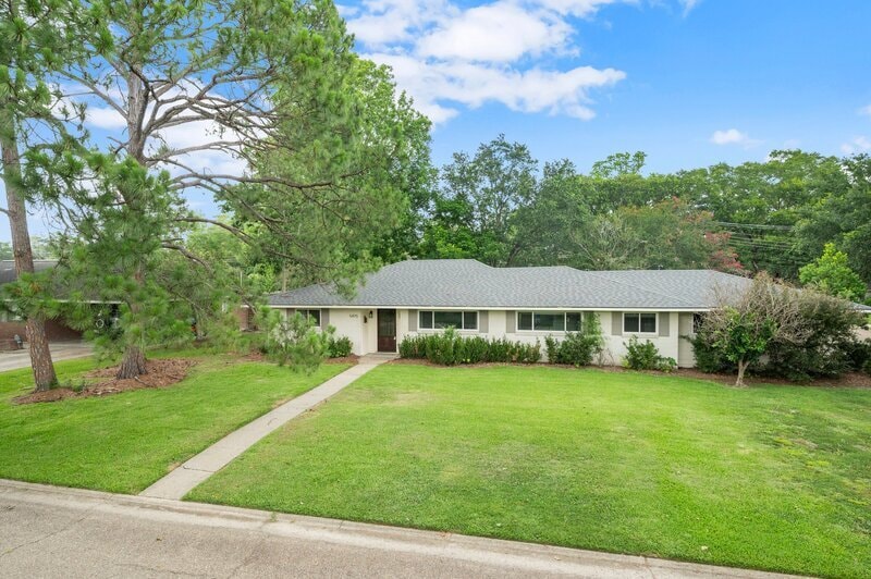 Primary Photo - 5475 S Ridge Dr
