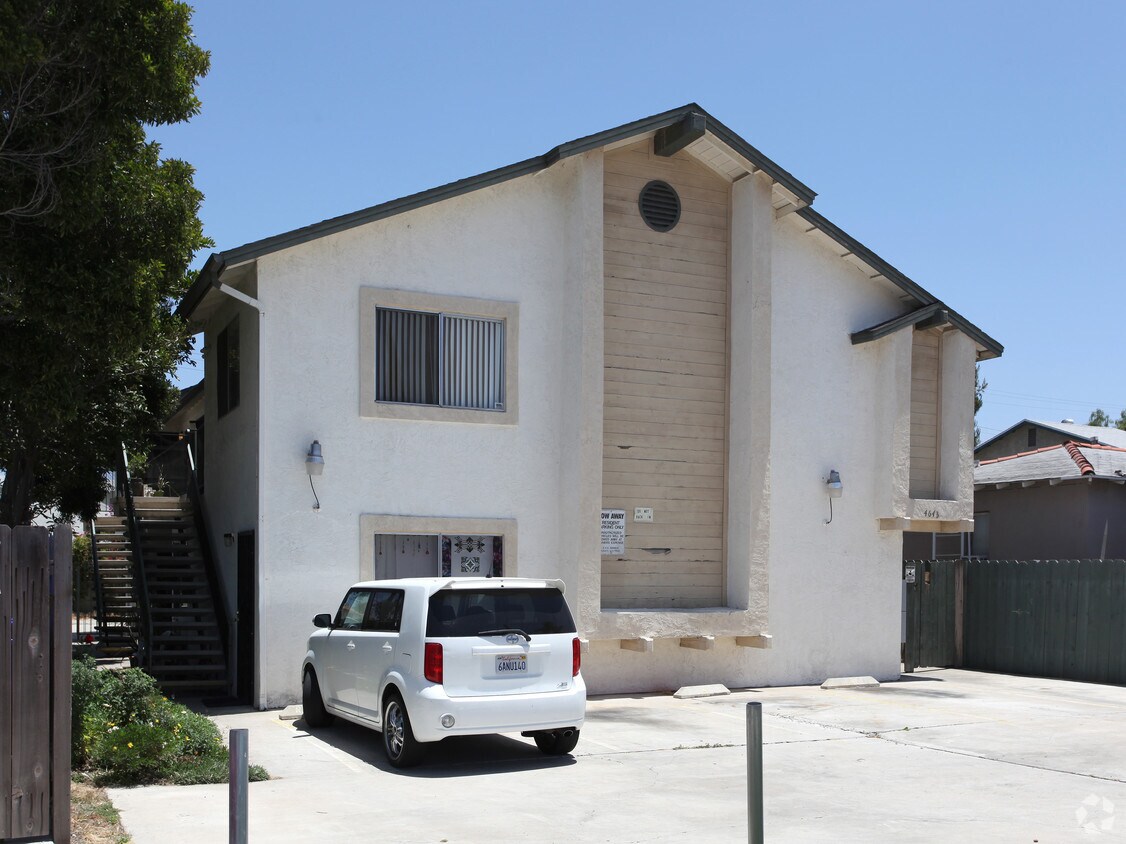 Building Photo - 4643 Wilson Ave