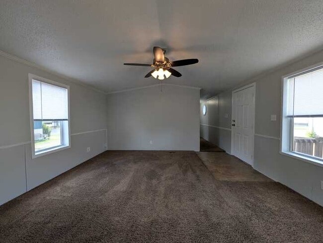 Building Photo - 52224 Quaker Hill Ln