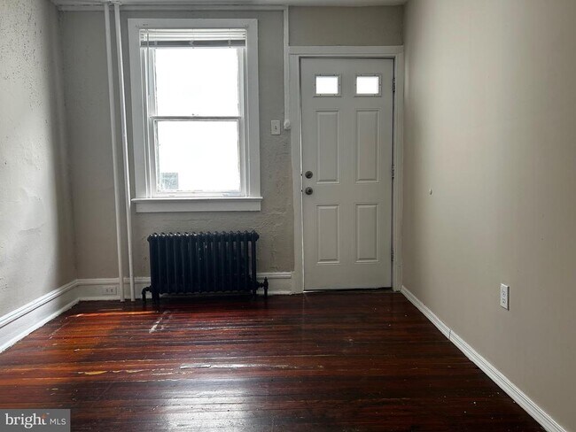 Foto del edificio - 272 Maple Ave