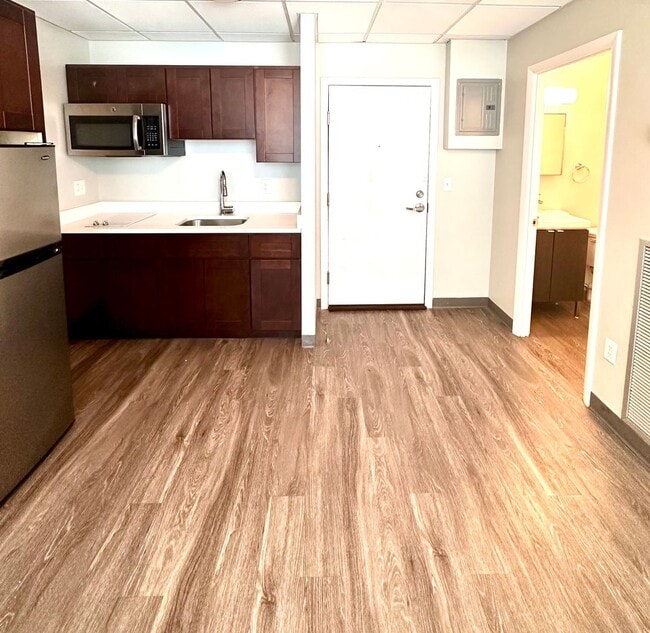 Interior Photo - Park Plaza on the Grid