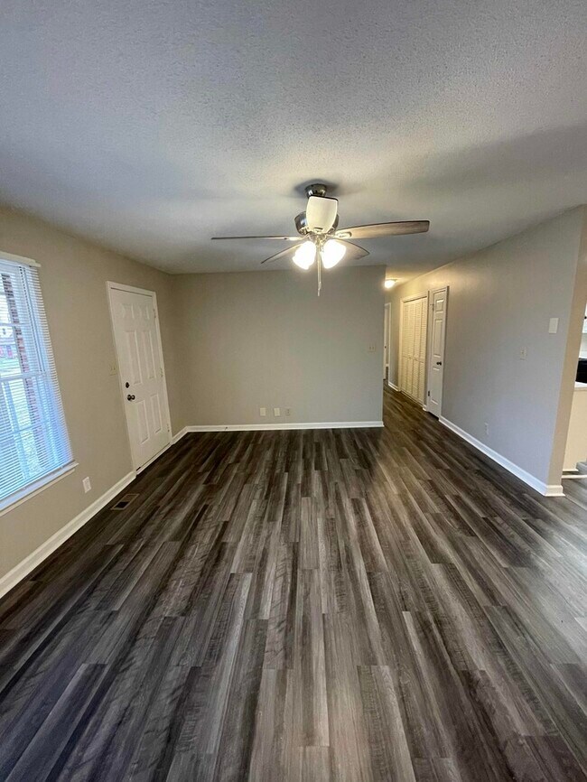 Foto del edificio - 1005 Peachers Mill Rd