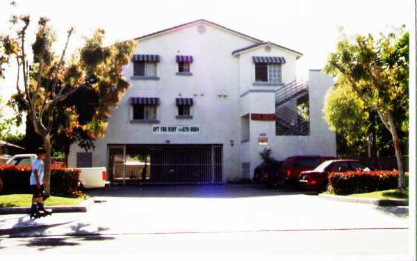 Building Photo - 5841 Kingman Ave