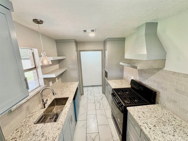 Building Photo - 3418 Abinger Ln