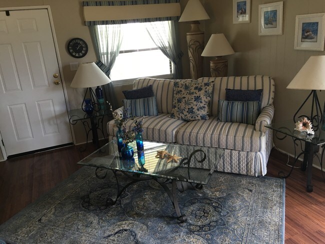 Building Photo - 738 Via Del Sol