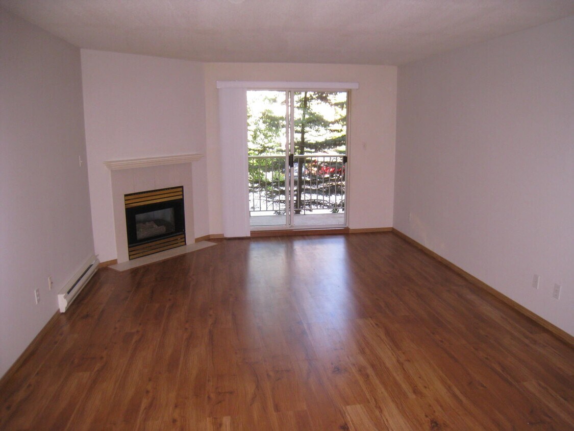 Photo du bâtiment - 7694-7694 Evans Rd