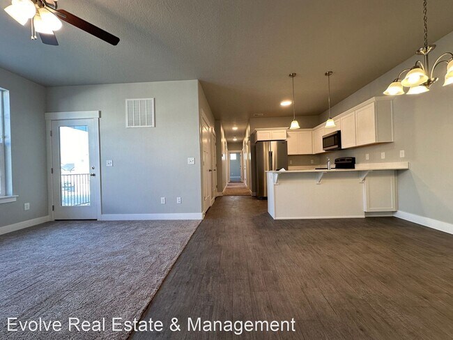 Building Photo - 3 br, 2 bath House - 1380 N 3665 W T204